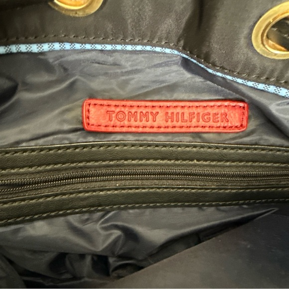 Tommy Hilfiger Womens Black Tote Bag Gold Logo  Magnetic Close - Picture 13 of 14